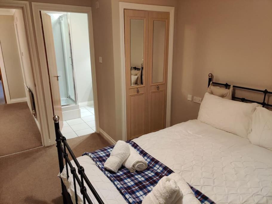 Next To The Palace And Royal Mile With Parking EDI Exterior photo
